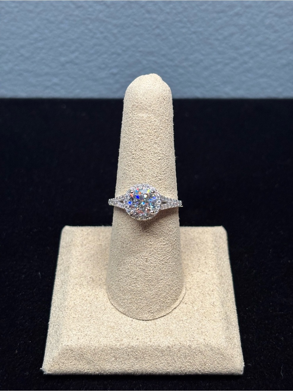 925 Sterling Silver Sparkling Moissanite Halo Solitaire Ring (Size 8)